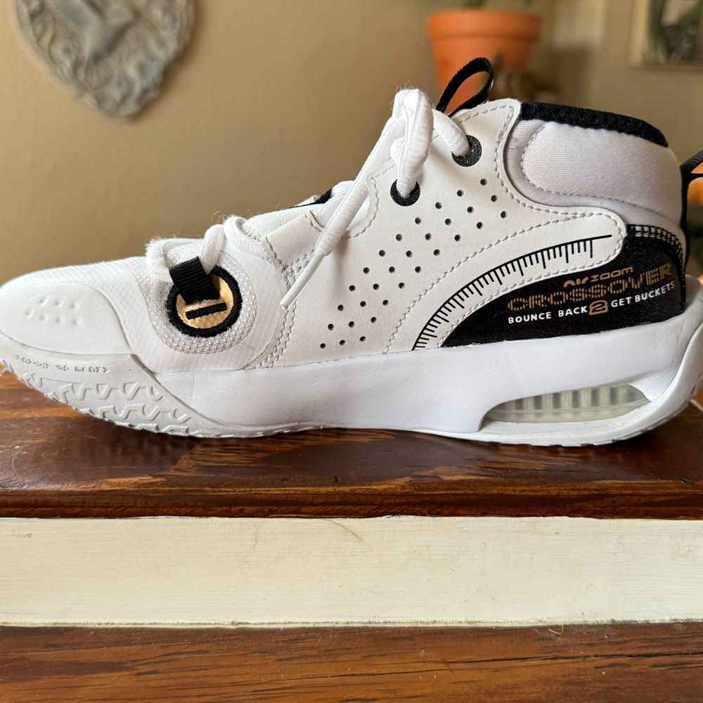 NIKE KIDS AIR ZOOM CROSSOVER 2 BASKETBALL SHOES White Black Gold 4.5 Y - Picture 4 of 14